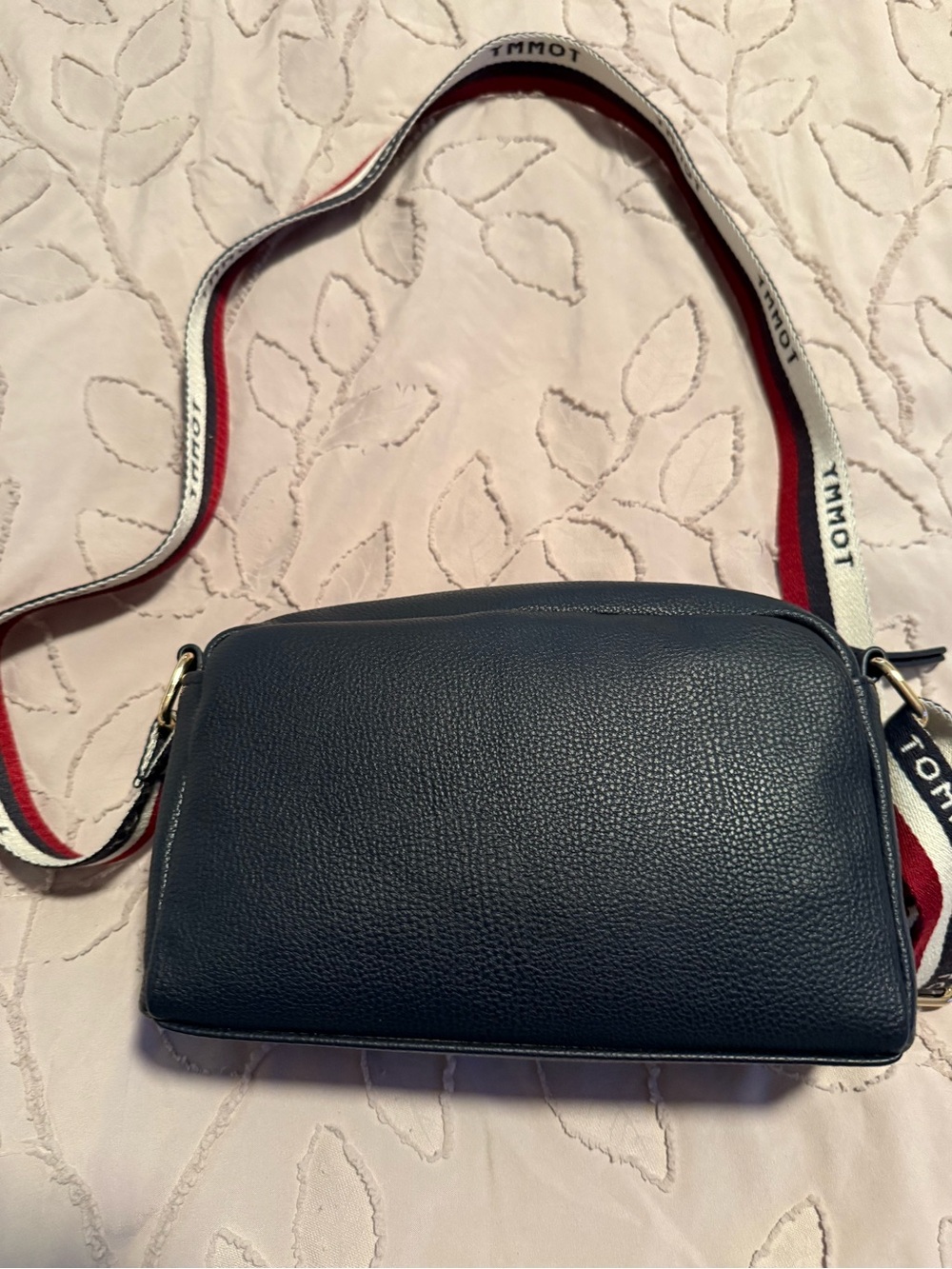 Tommy Hilfiger Navy Crossbody Bag with Signature Strap - Picture 5 of 5